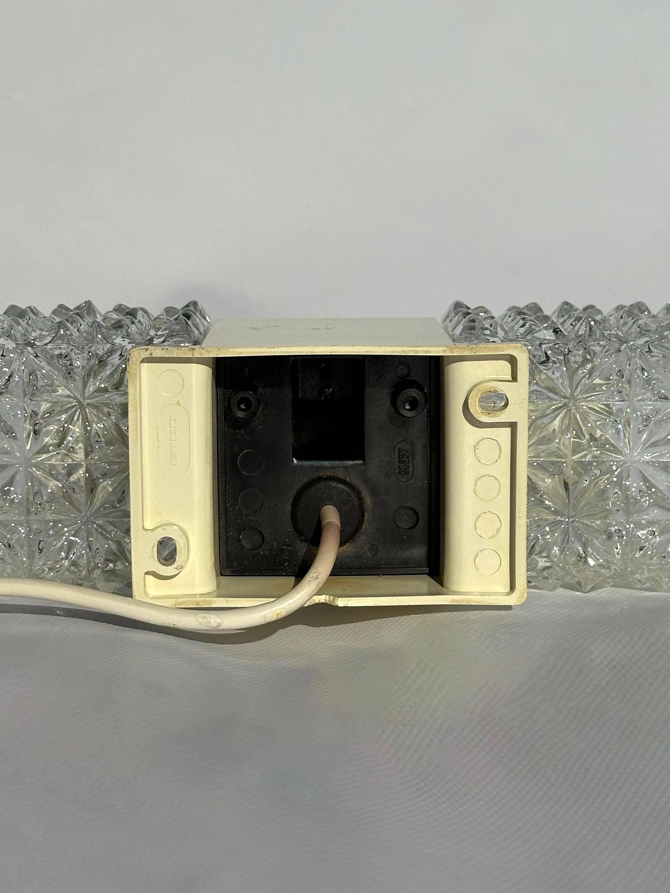 Erco Model 5074 Wall Sconce – Crystal Glass Vintage Lighting (1960s)