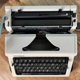 Machine à écrire blanche vintage Erika décor de bureau des années 1980 / avec étui et instructions / offic