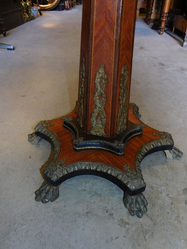 Gueridon marquetry and bronze central foot harness