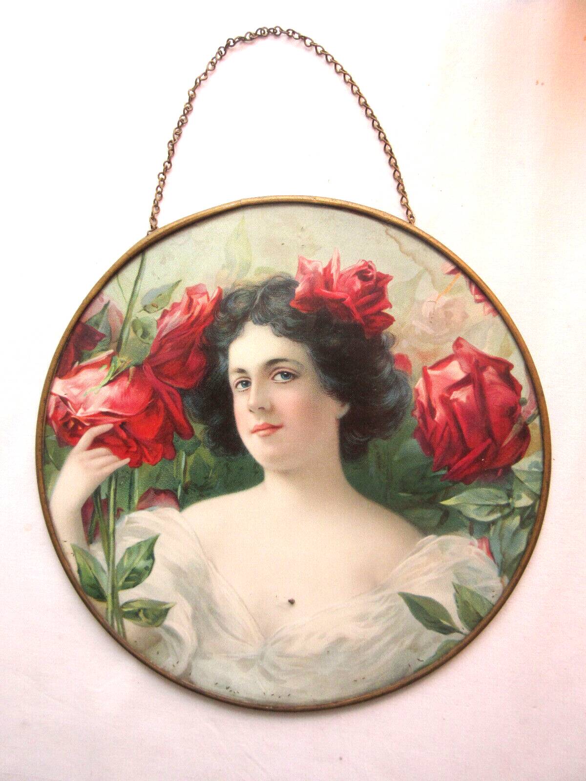 Round wall medallion frame, engraving of a woman with red roses, Art Deco