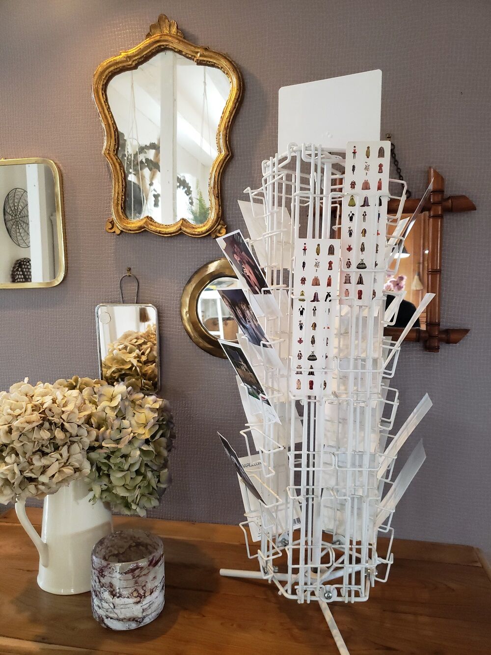 Small postcard display