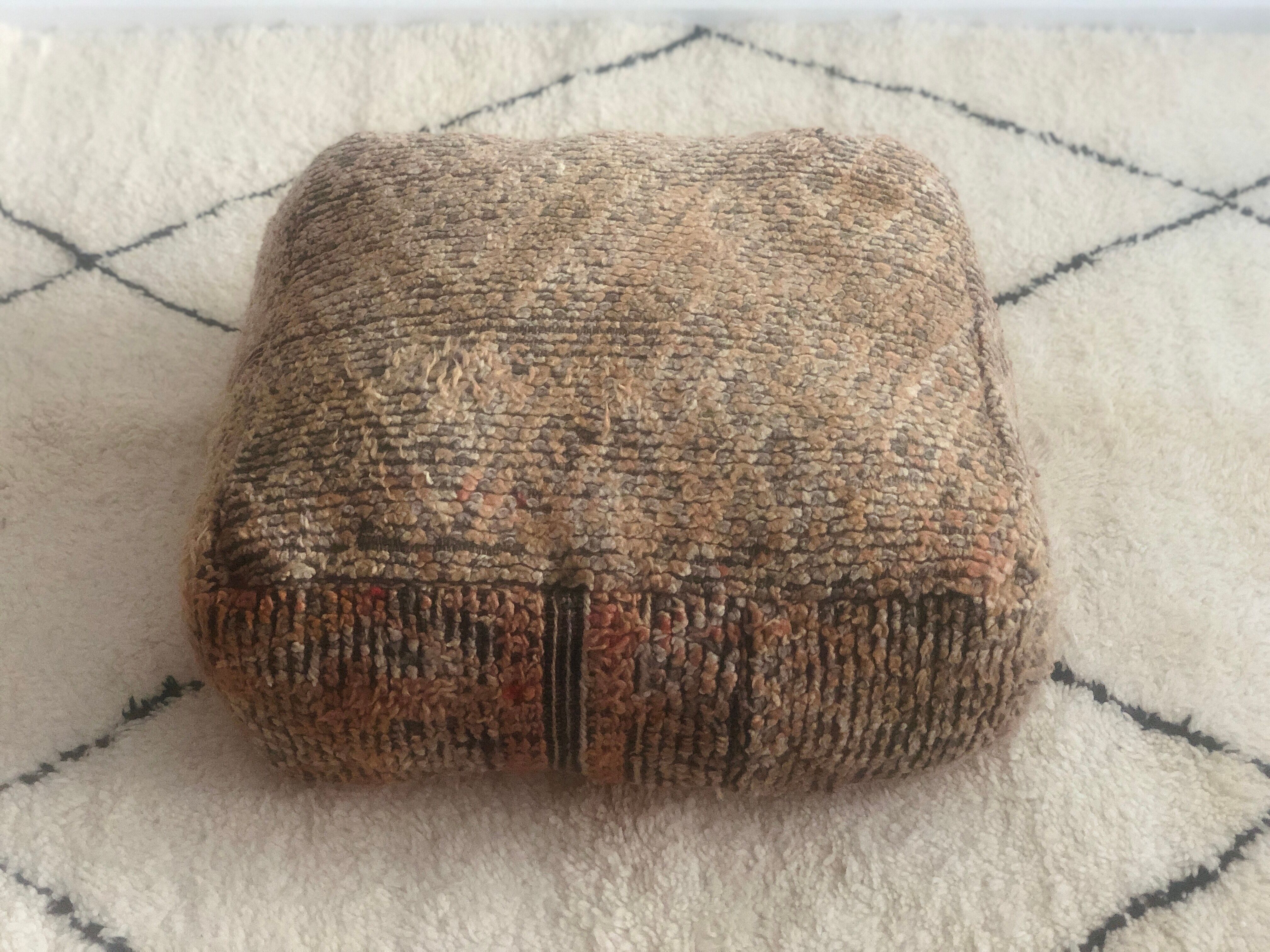 Pouf coussin de sol authentique "Beni Mguild"