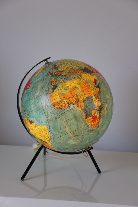 Luminous globe taride glass 1966