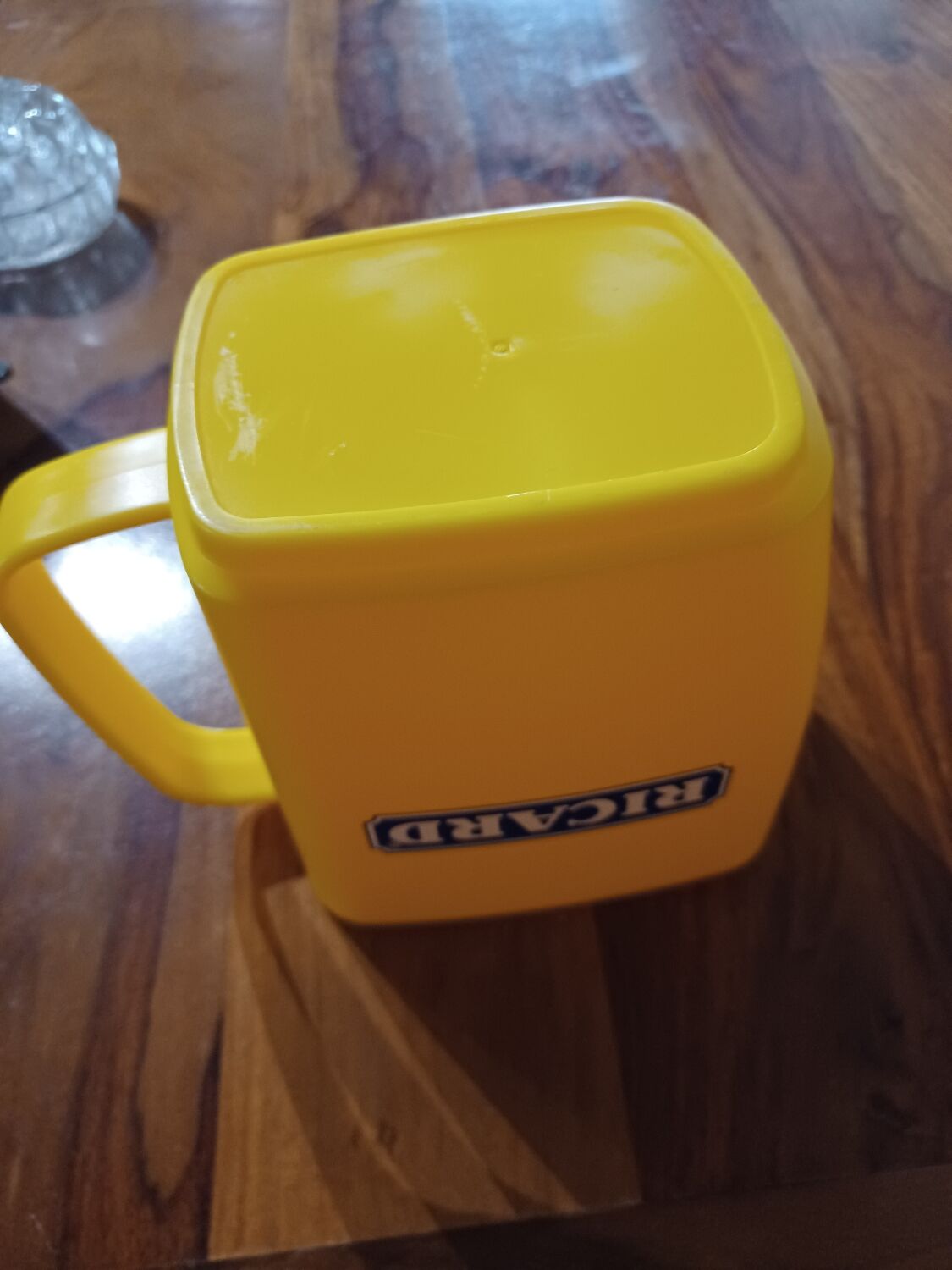 Yellow pitcher Ricard