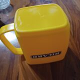 Yellow pitcher Ricard