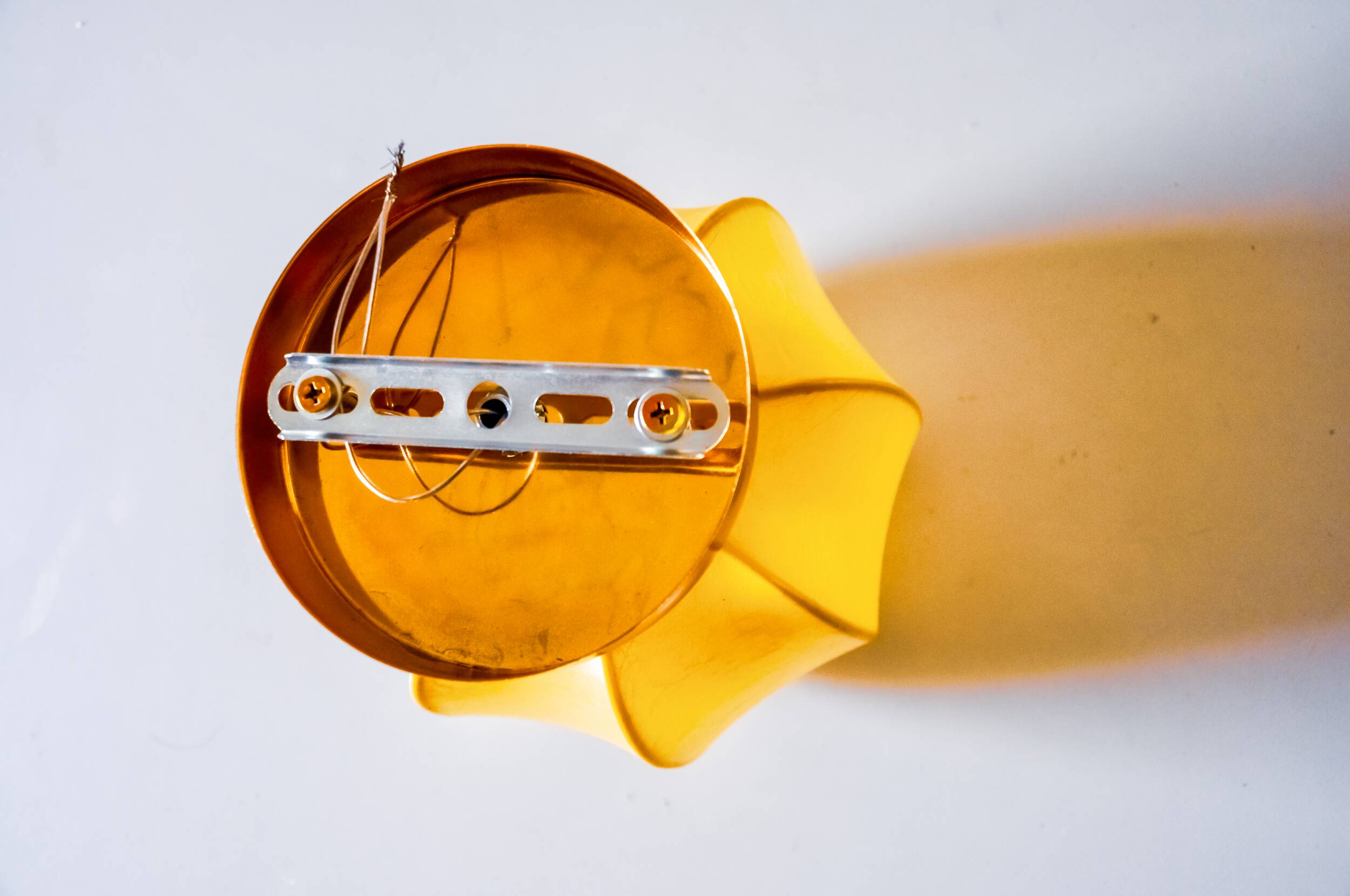 “Cocoon” wall lamp, resin and pine, Italy, 1970