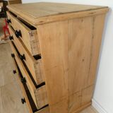 English chest of drawers from the late 19th century