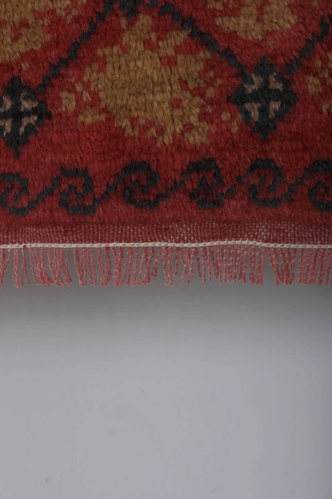 Vintage handmade Turkish rug 130x171 cm