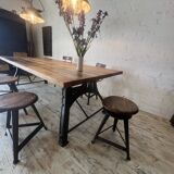 Table industrielle en bois