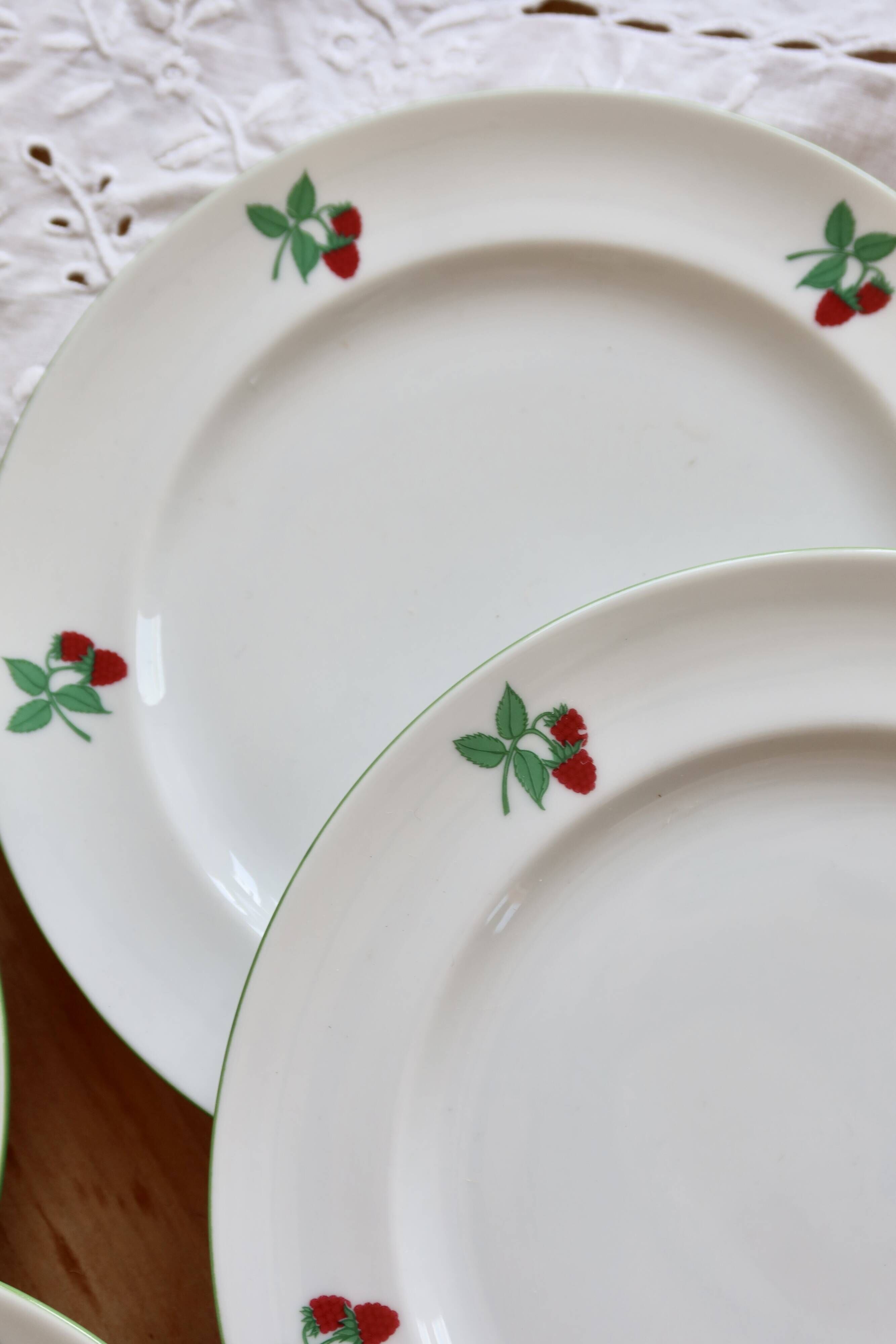 6 vintage dessert plates porcelain Table et Couleurs Raspberry model