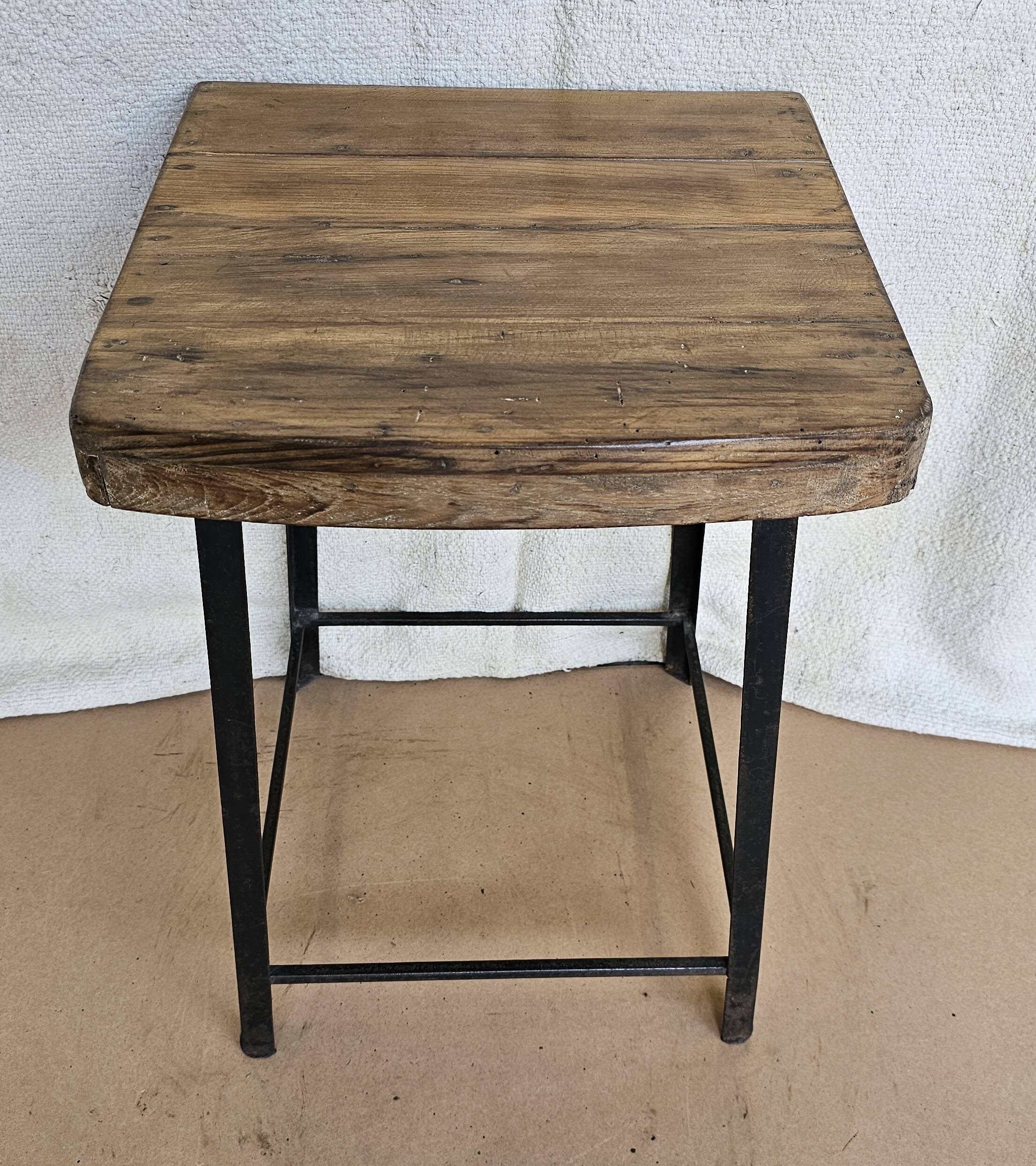 Old workshop stool in wood + wrought iron