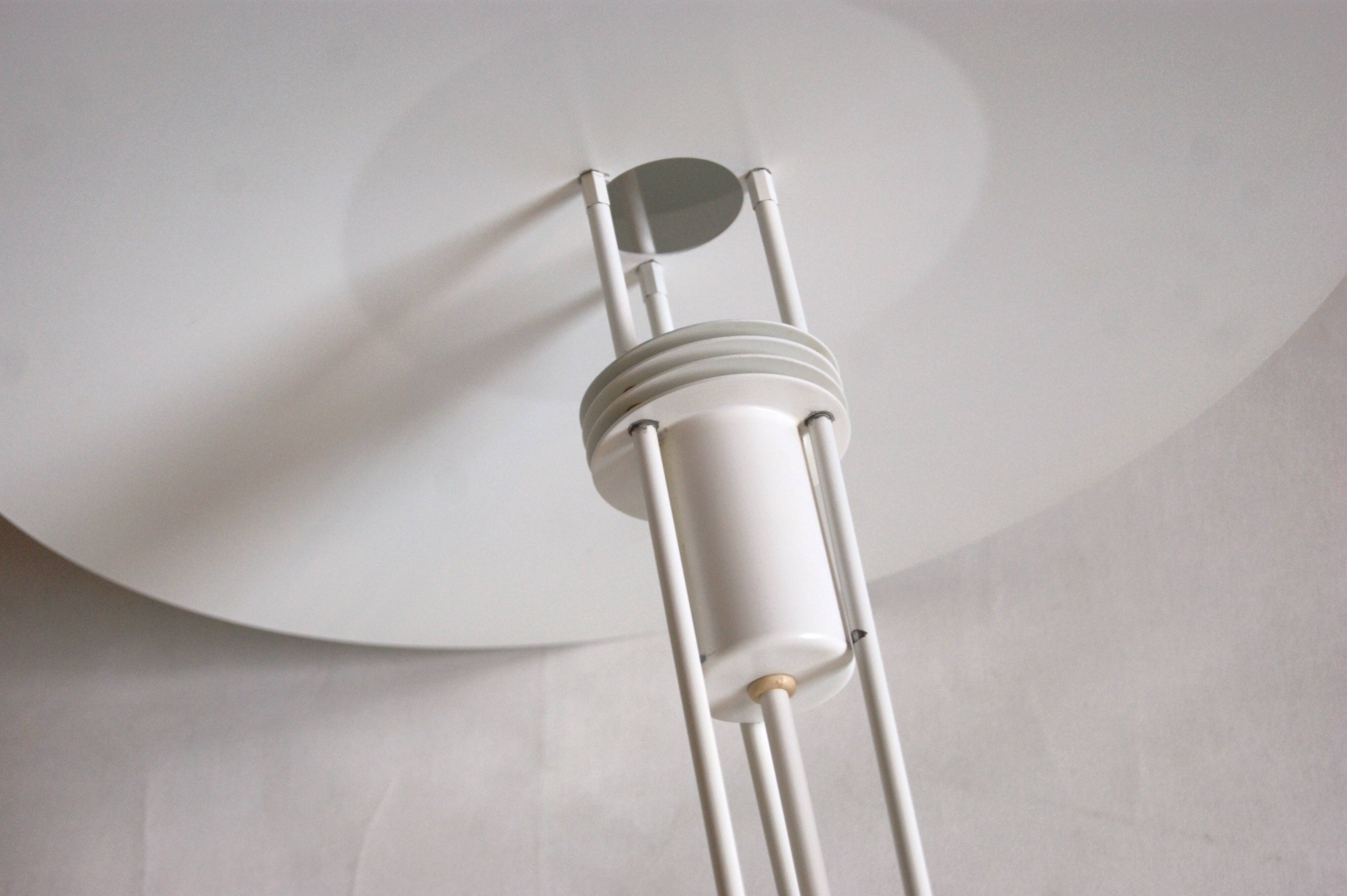 Vintage white floor lamp from 3-line series by Benny Frandsen - award wining minimalist design from