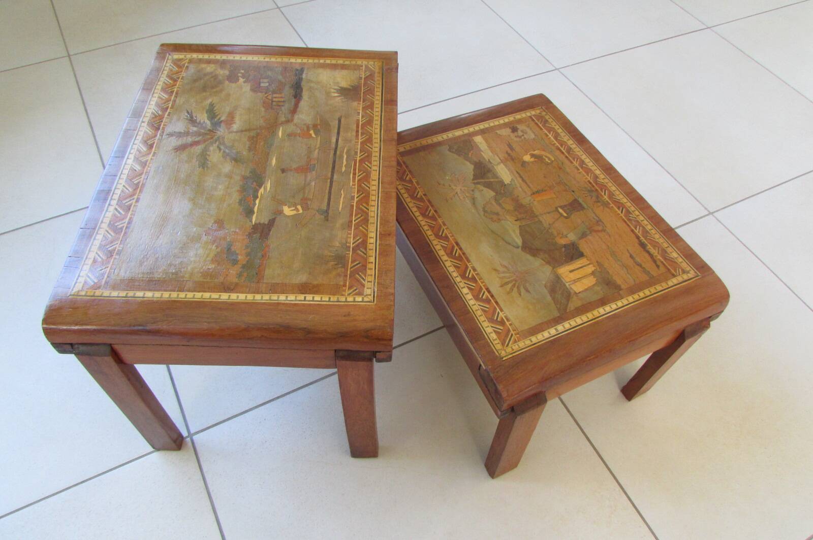 Paire de tables gigognes marquetées, Art déco
