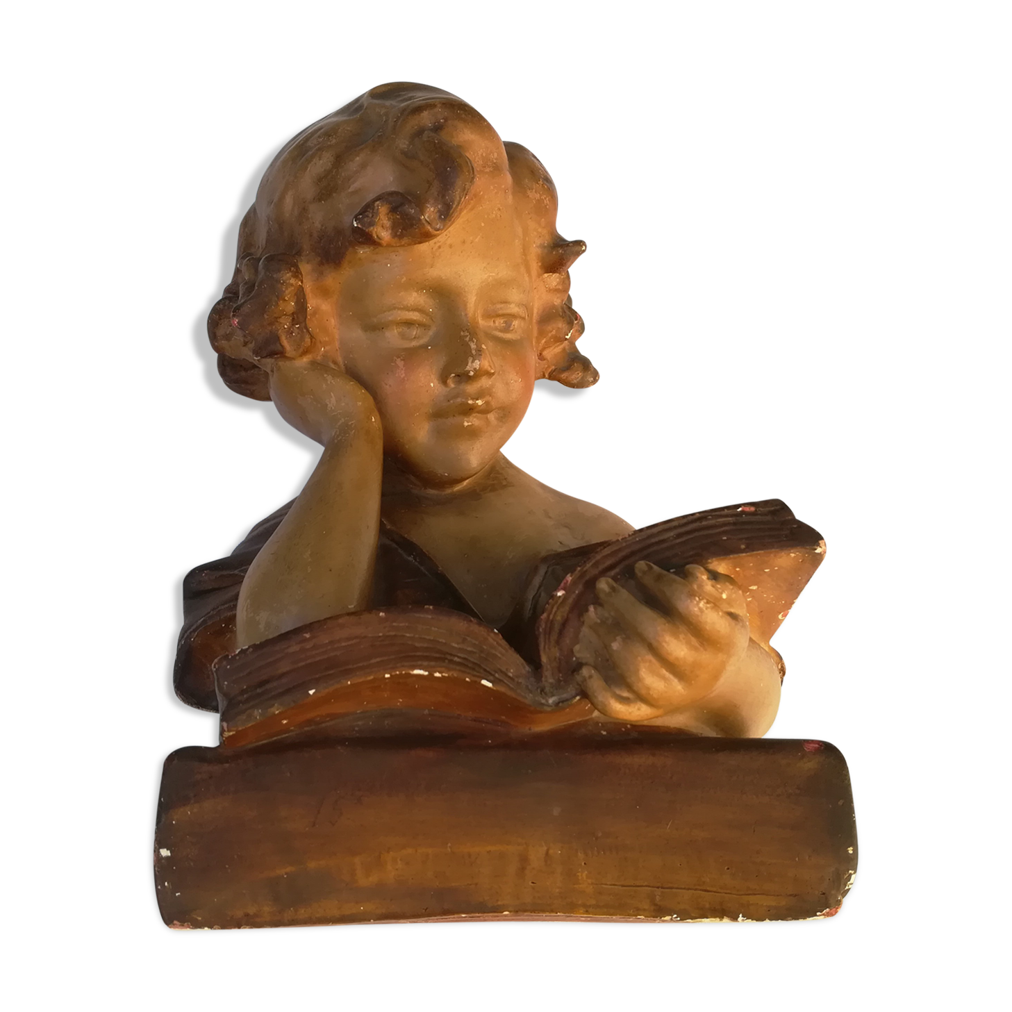 Plaster bust reader