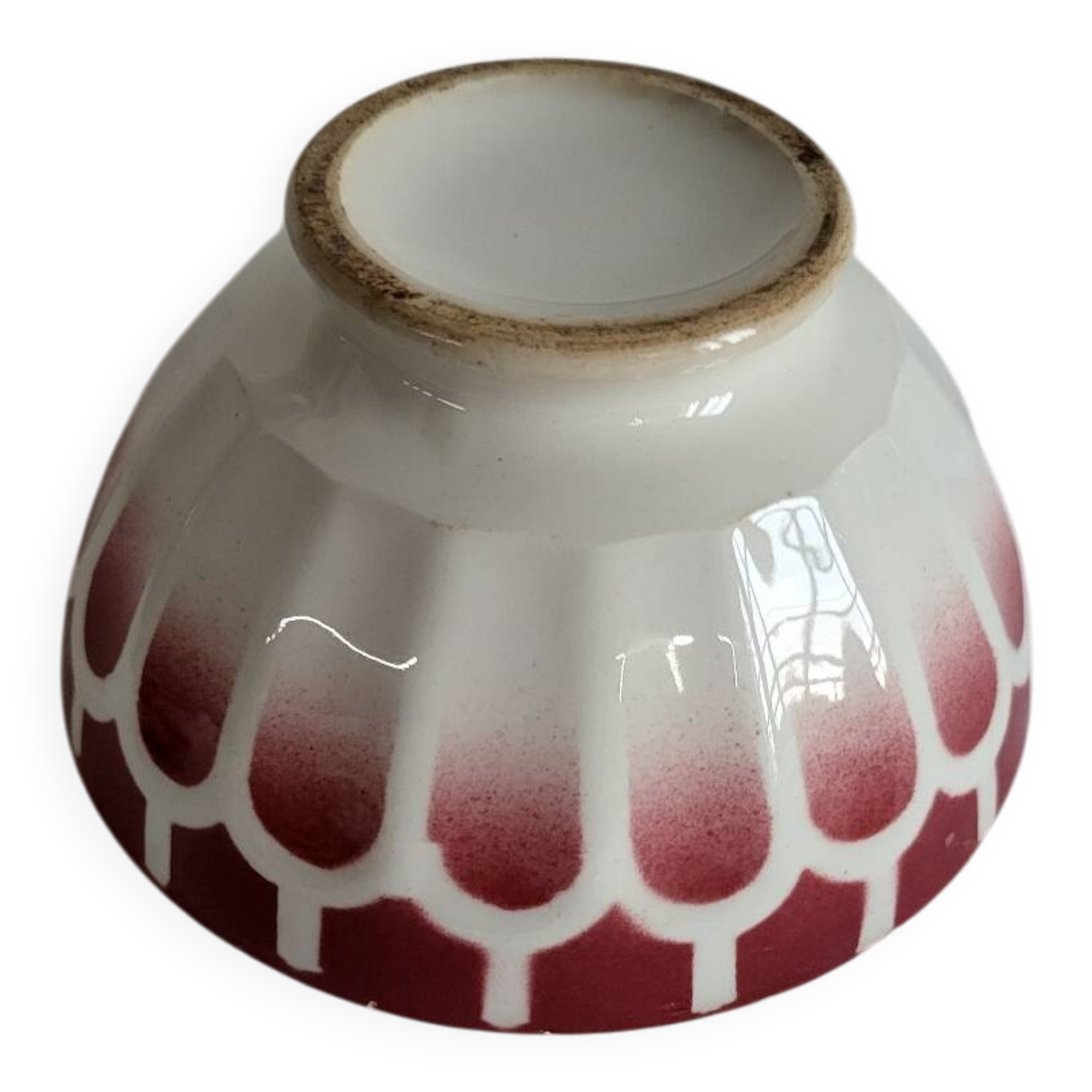 Old bowl in earthenware DIGOIN SARREGUEMINES with faceted burgundy.