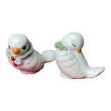 Paire d'oiseaux blancs miniatures en céramique ancienne