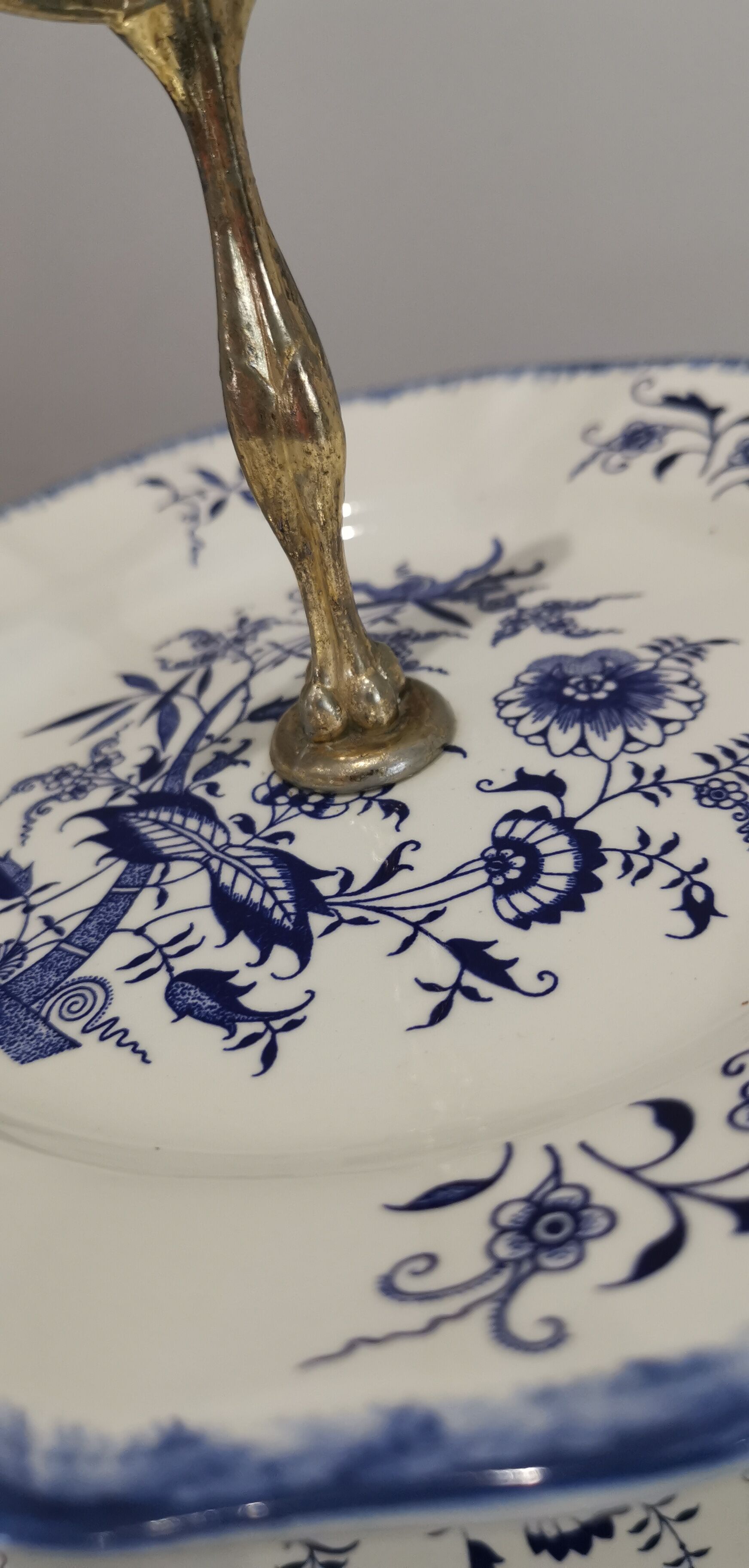 Porcelain cake display Sarreguemines Lancaster model