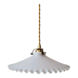 Serrated opaline suspension