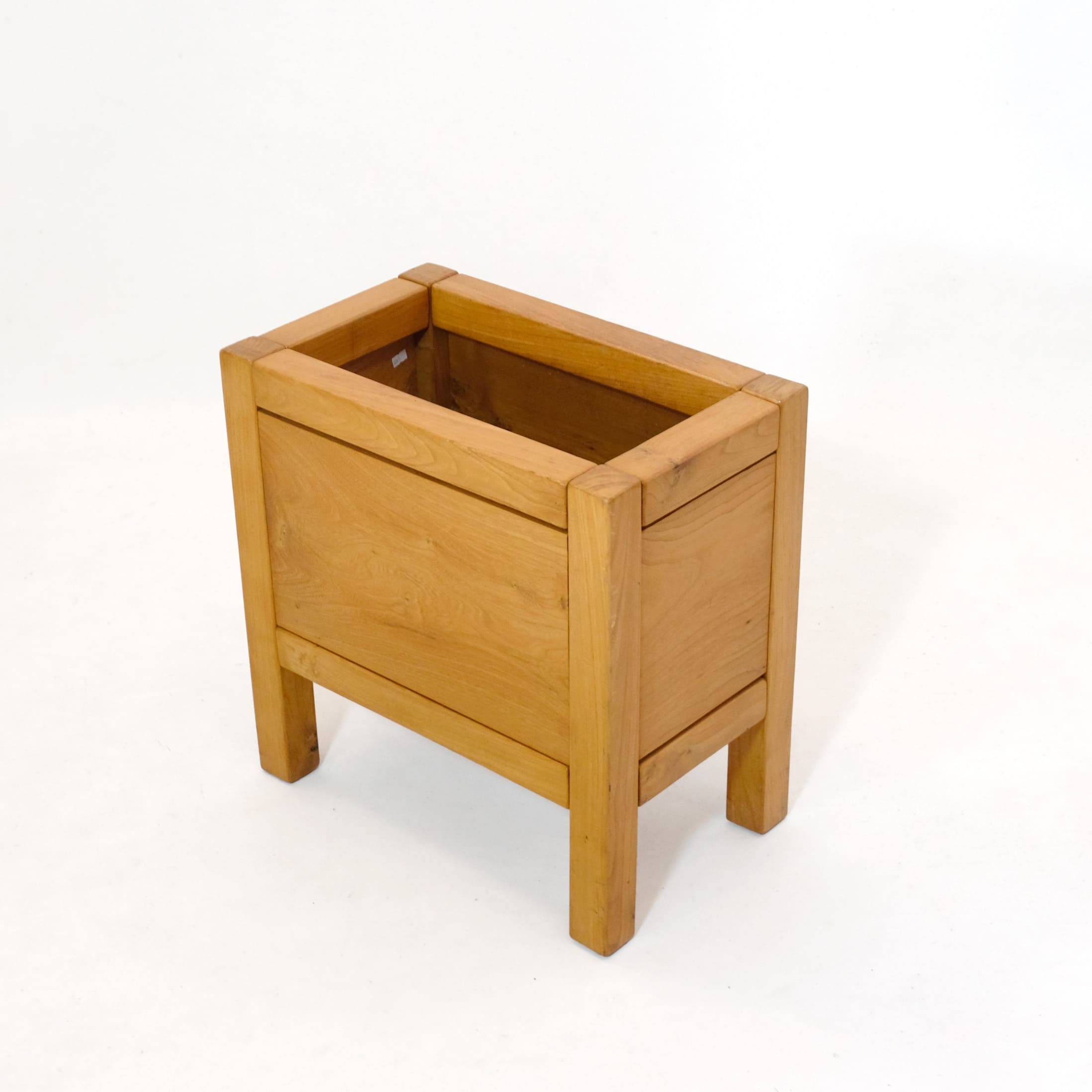 Solid wood planter from the 1970s-1980s.