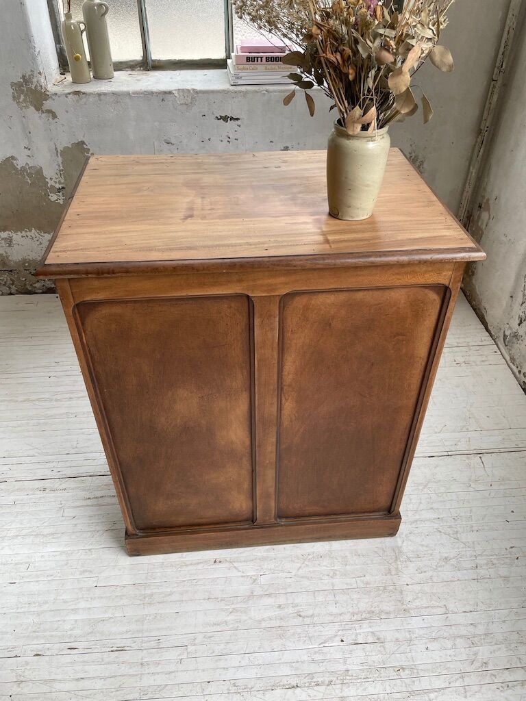 Oak trading post in early XXth century