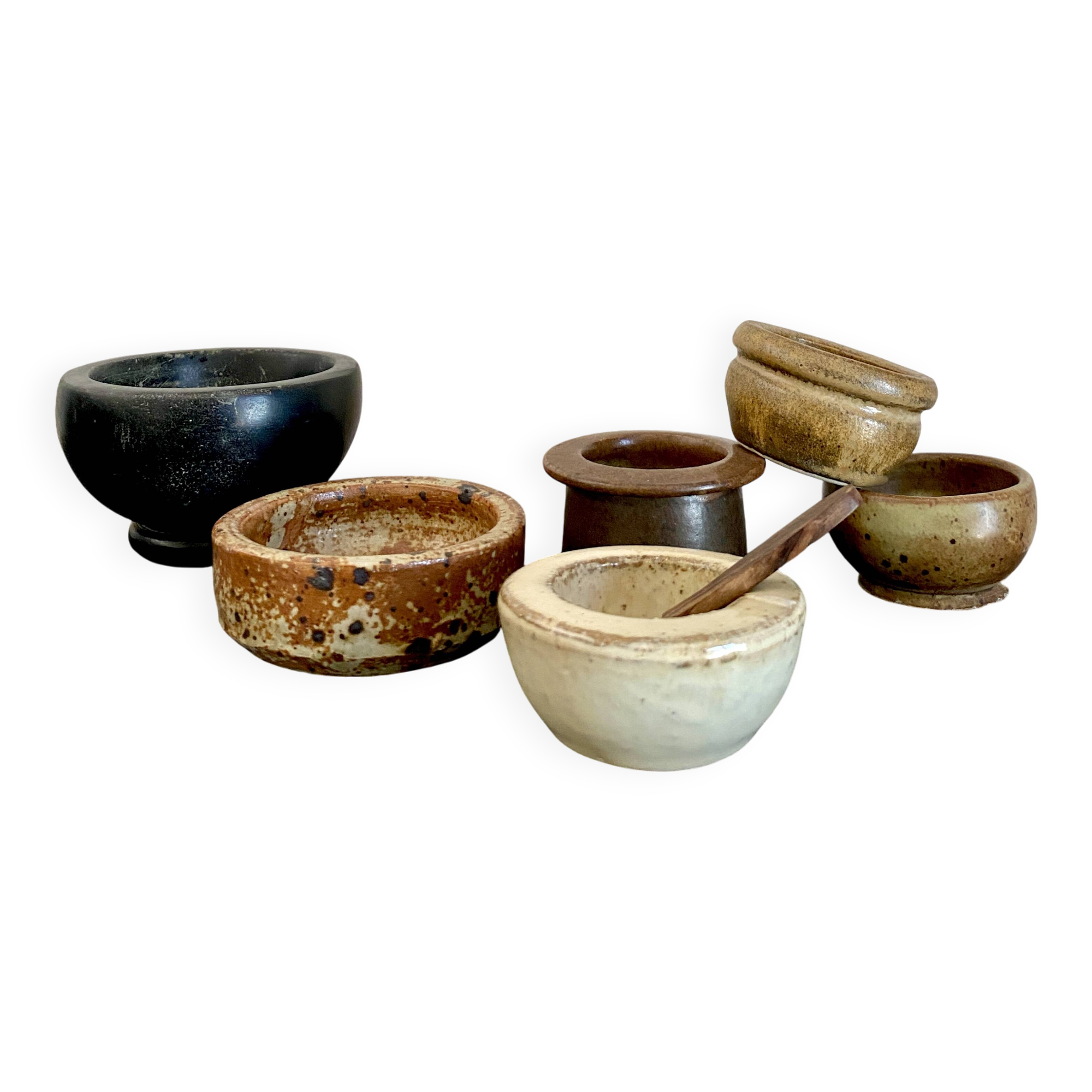 6 mini ceramic bowls, mother-of-pearl spoon