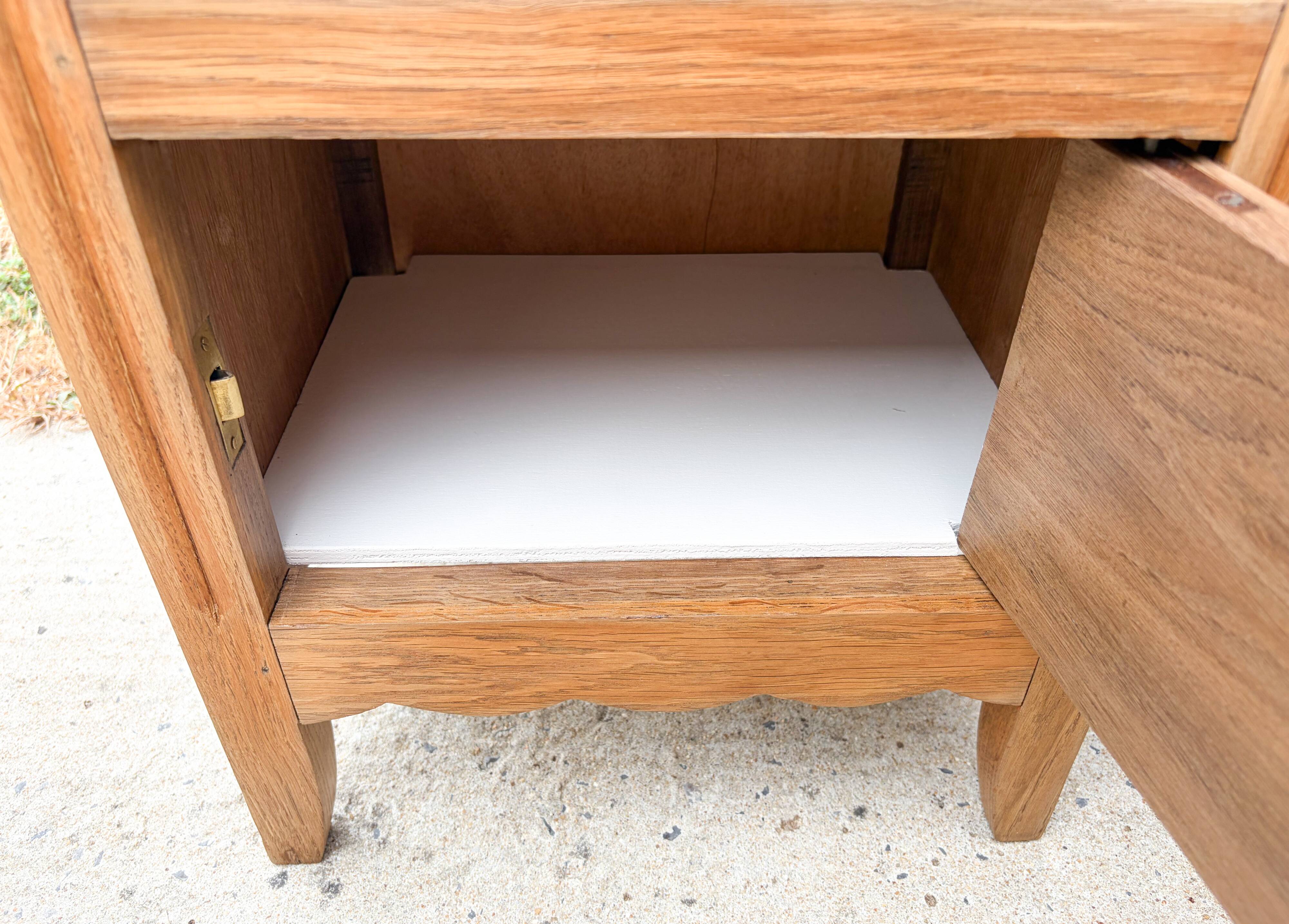 Art Deco pair of bedside tables in oak, 1930s.