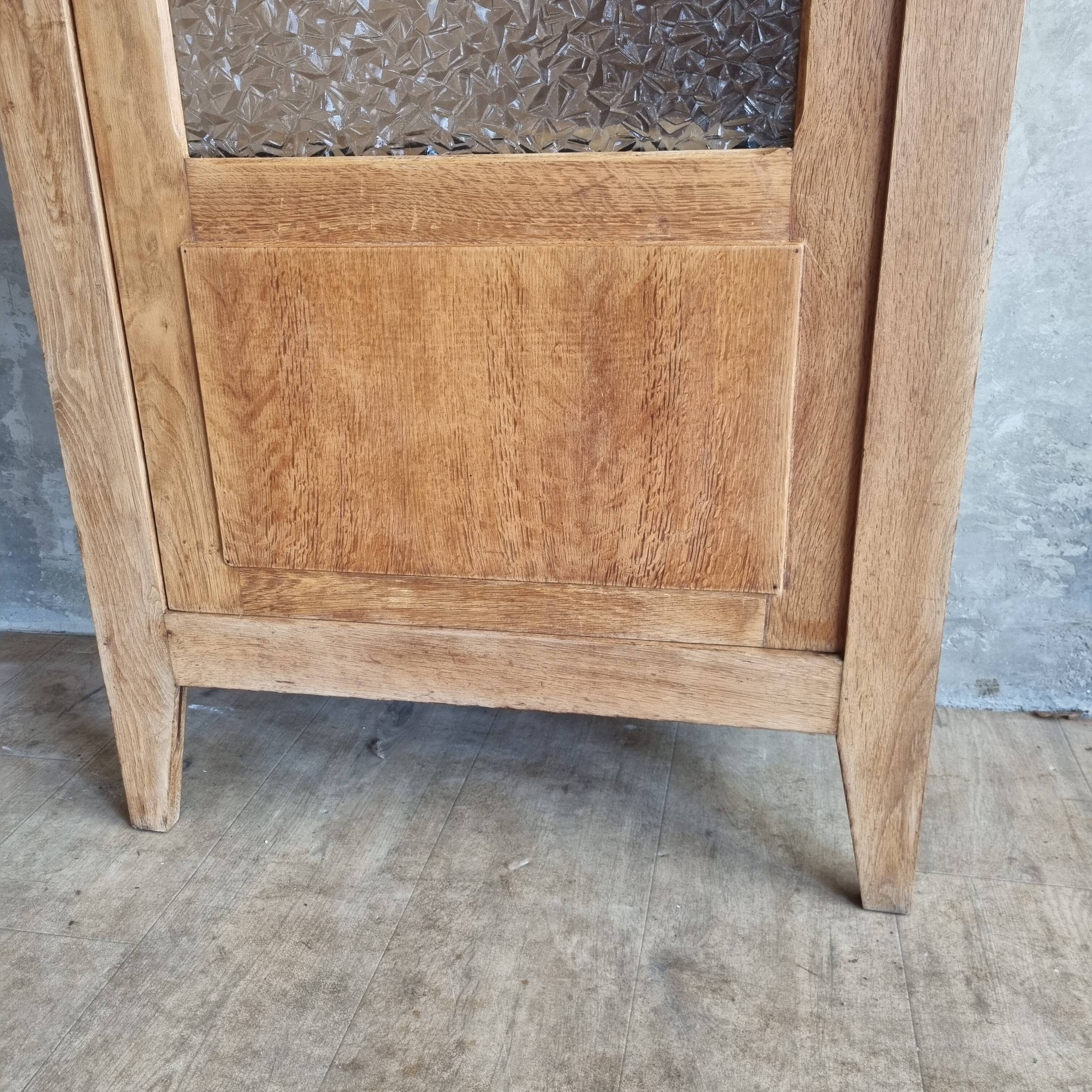 Glass cabinet