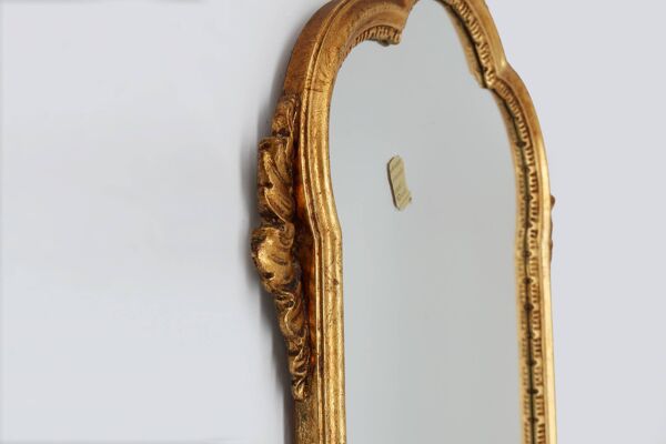 Miroir doré de style baroque du milieu du siècle, France, années 1950