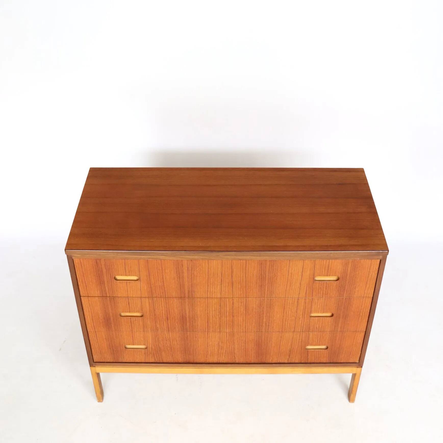 Commode scandinave en teck