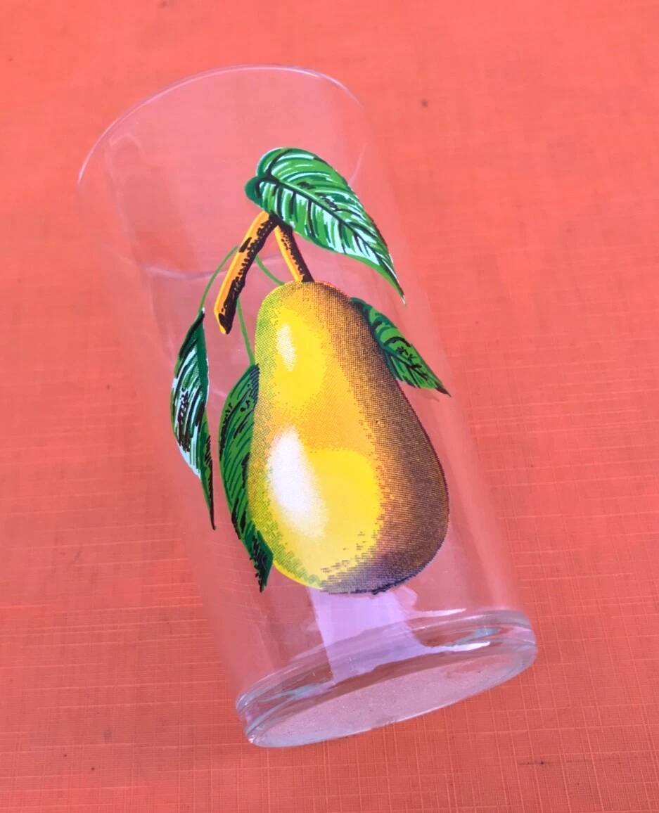 2 Verres décorés Poire / Cerise Reims France