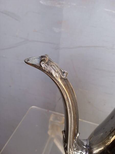 Coffee / teapot in silver metal St Louis XV