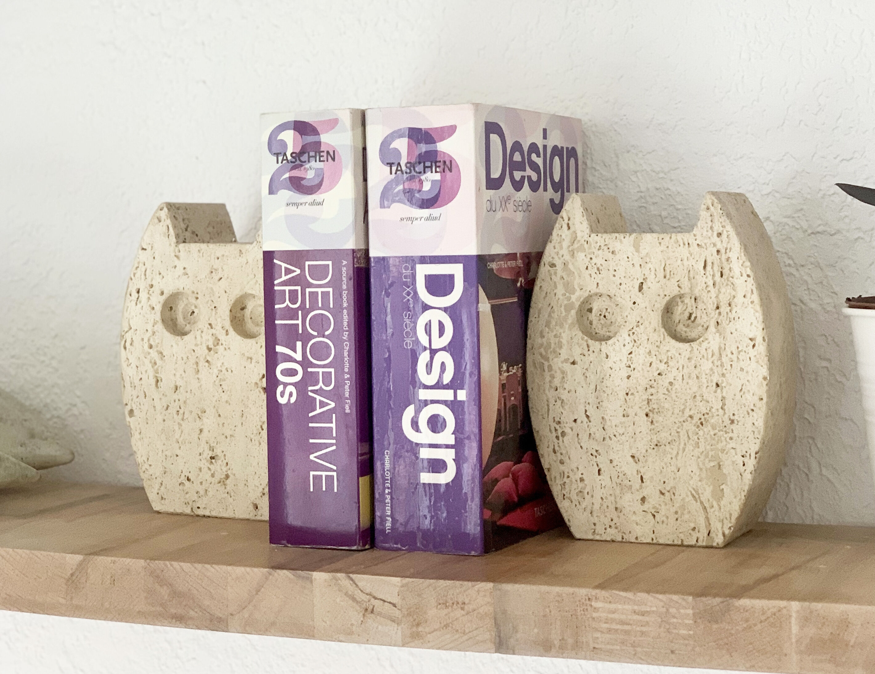 Pair of bookends or travertine sculptures by Fratelli Mannelli, 1970