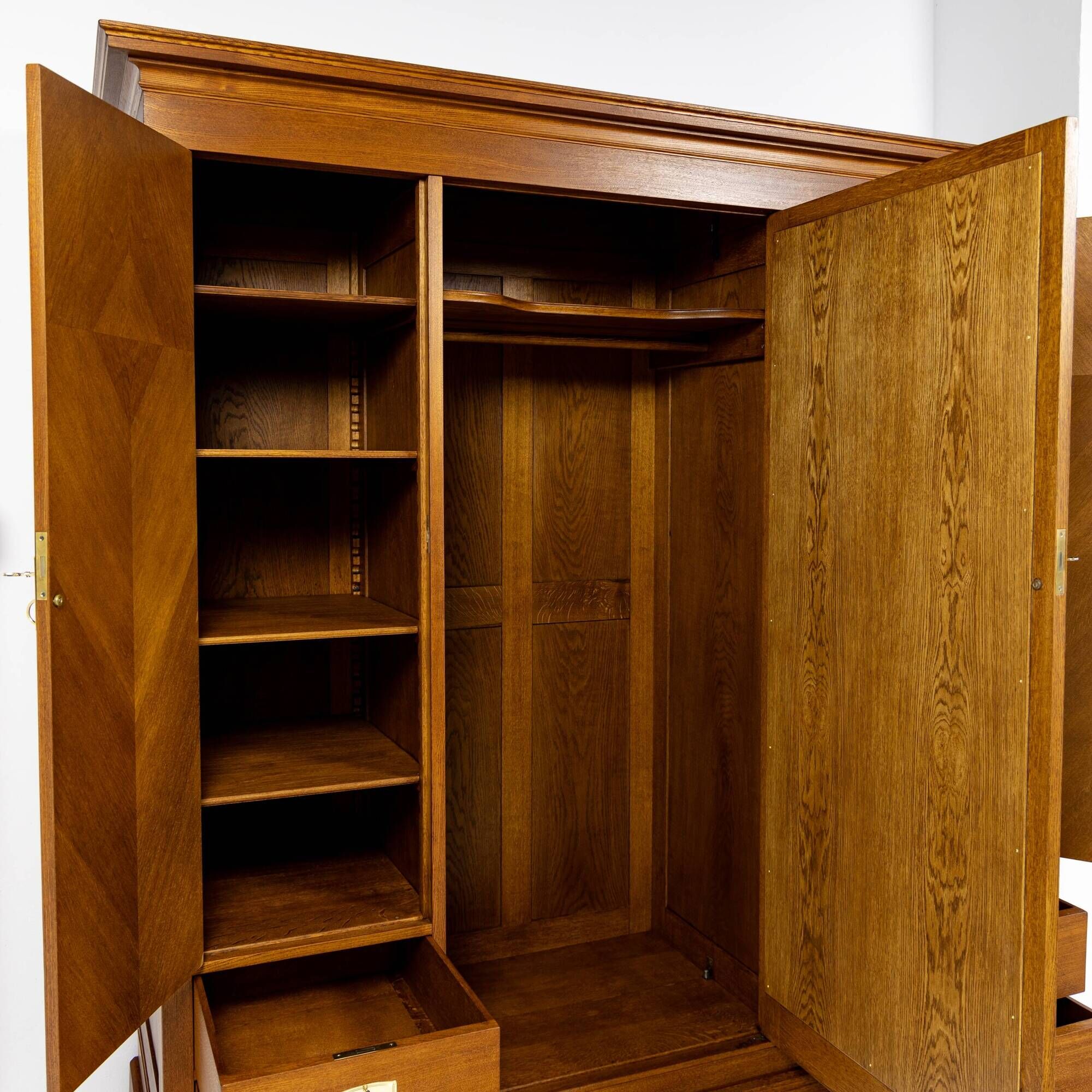 Large Art Nouveau cabinet in marquetry oak 1918-1930