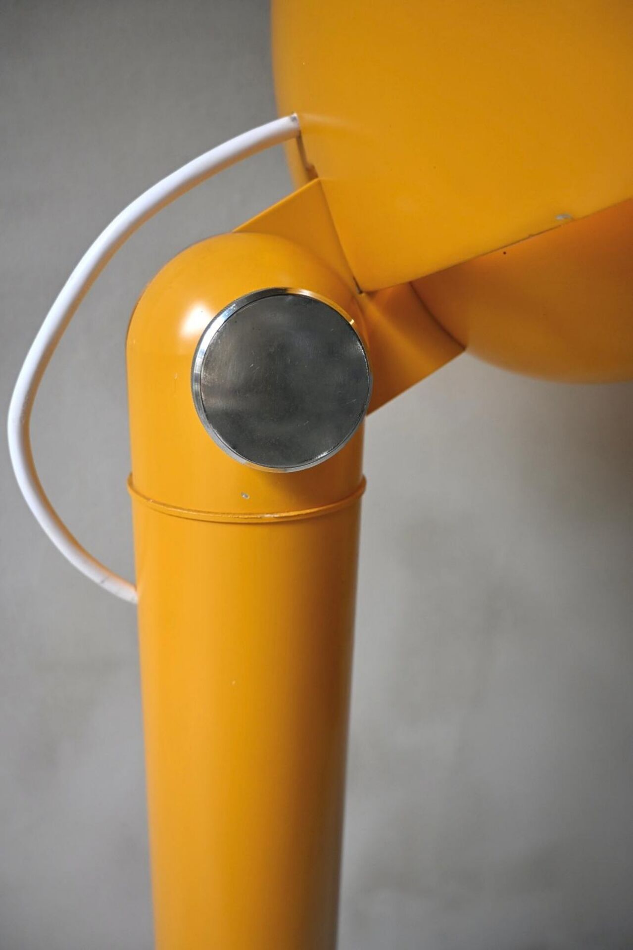 Lampadaire Cuffia par Francesco Buzzi pour Bieffeplast en jaune