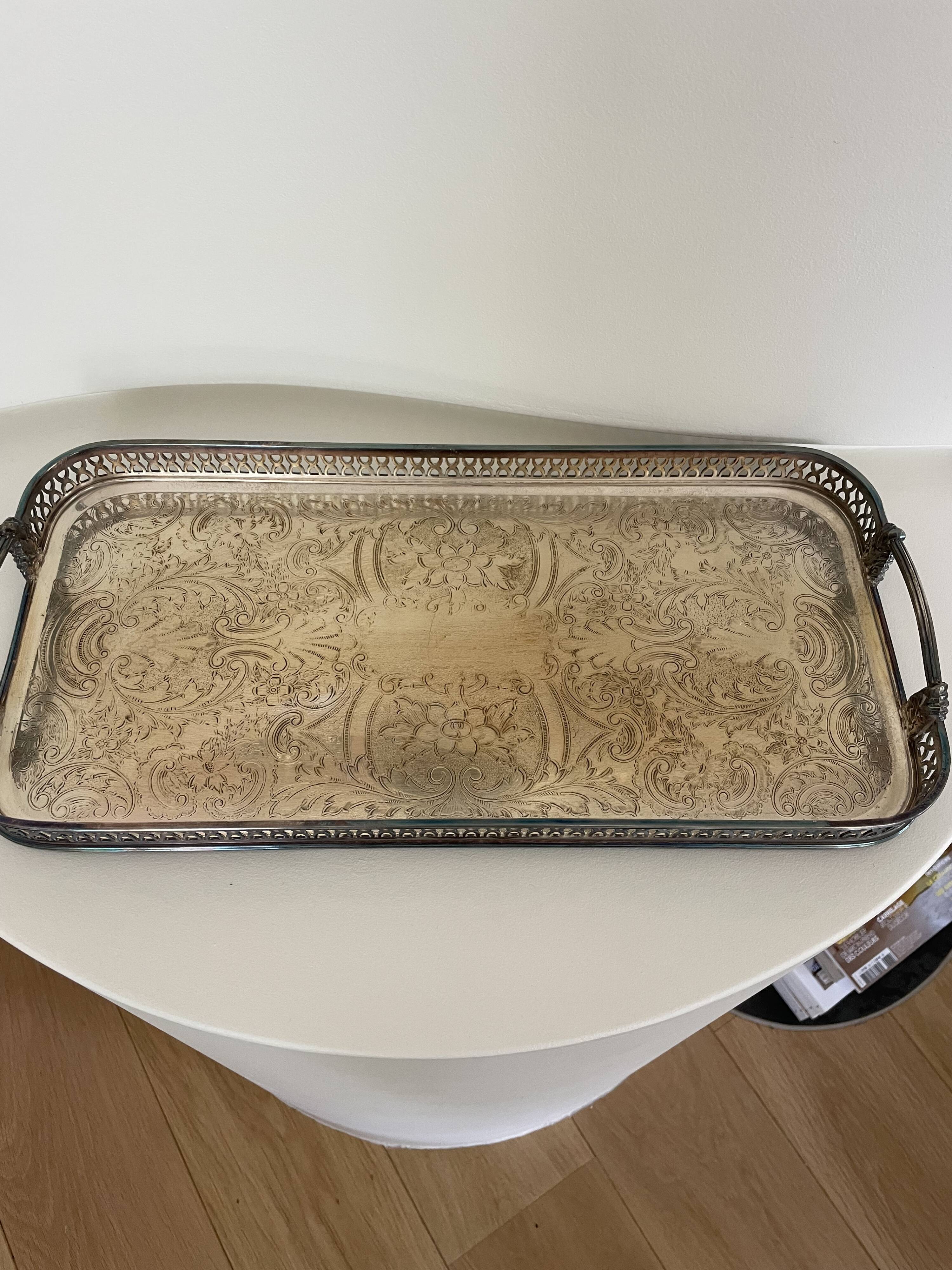 set of 3 silver metal chisel bowls with their tray