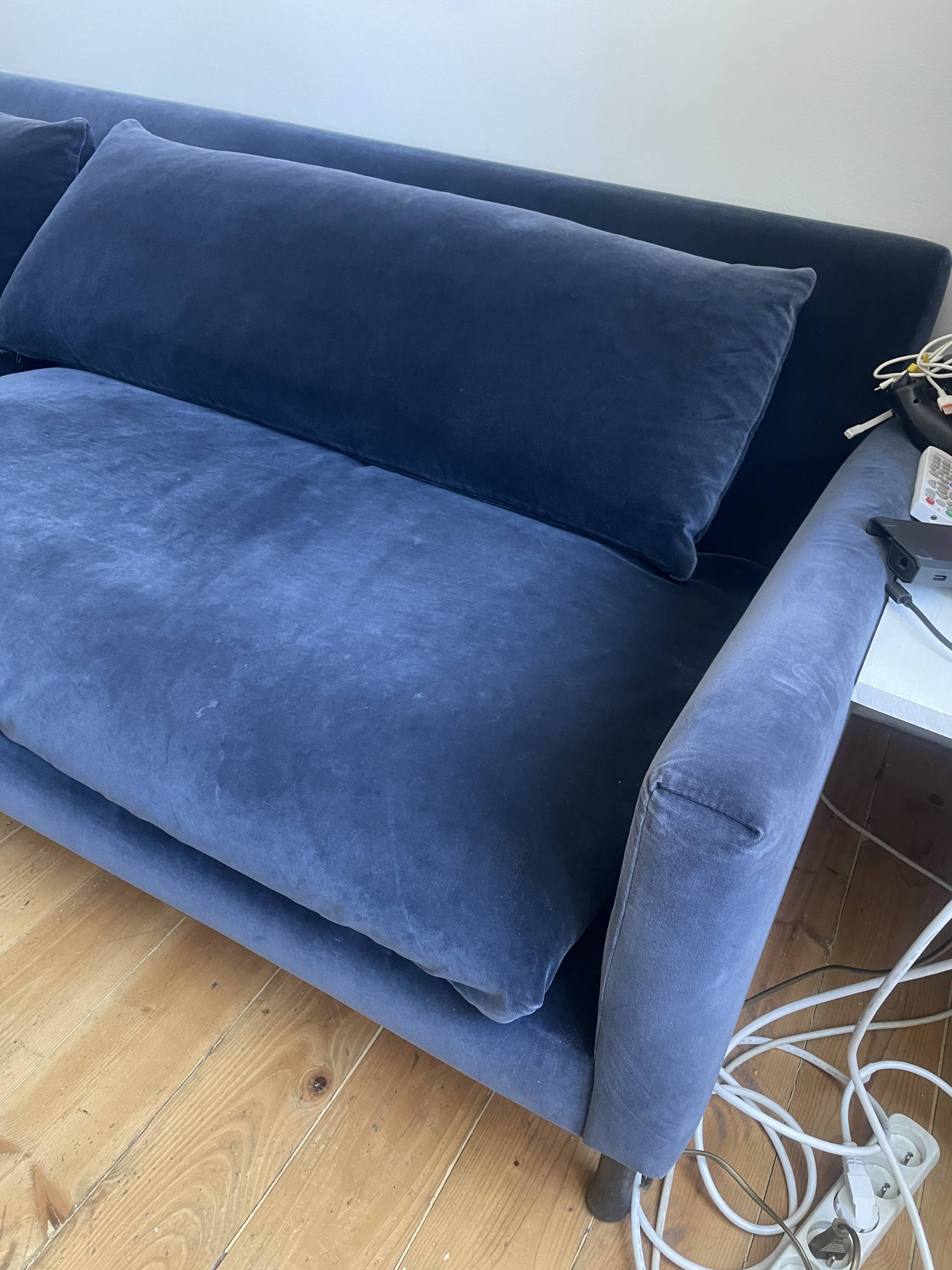 MIRA sofa caravan collection