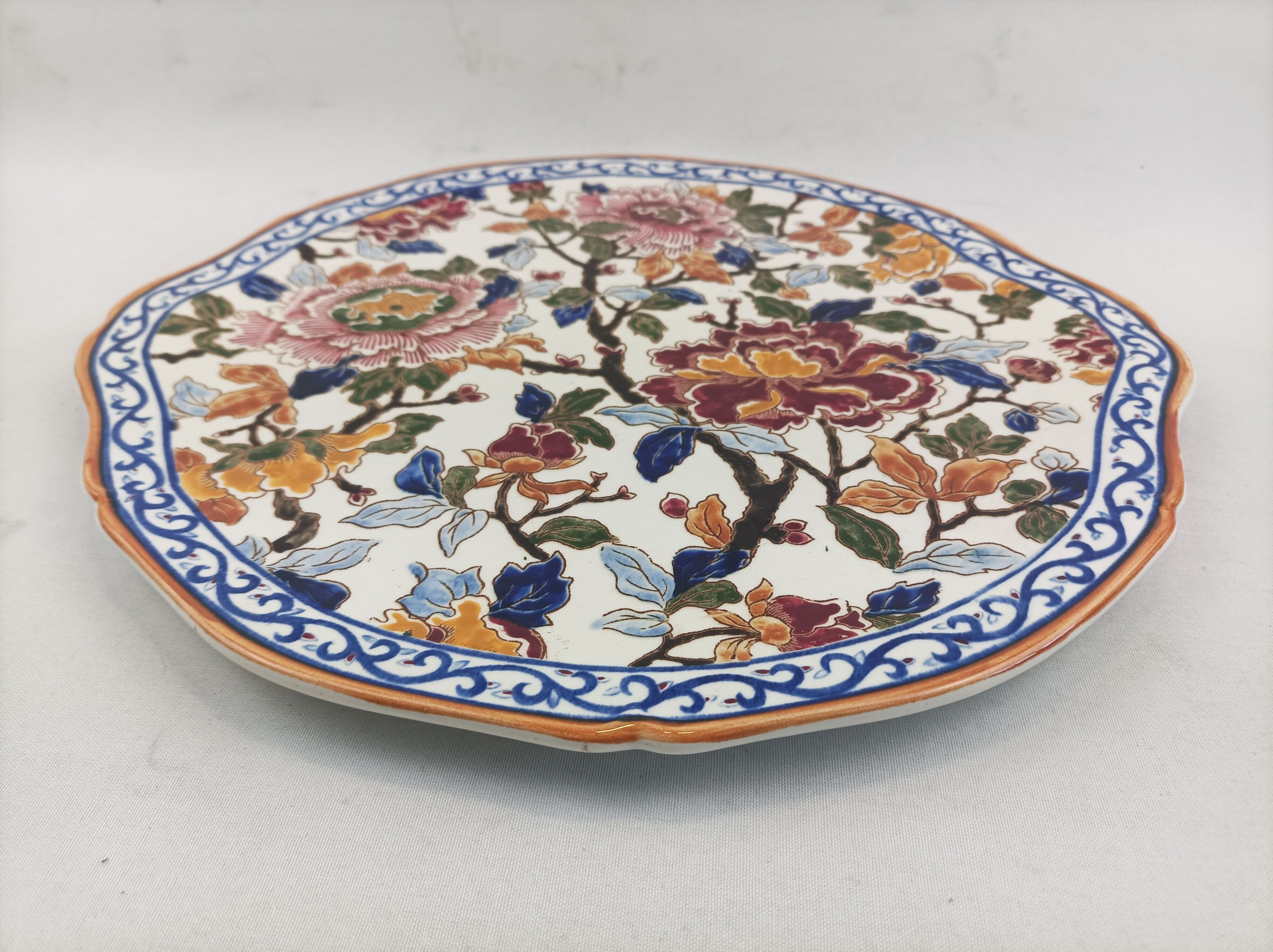 Dish Gien model peony