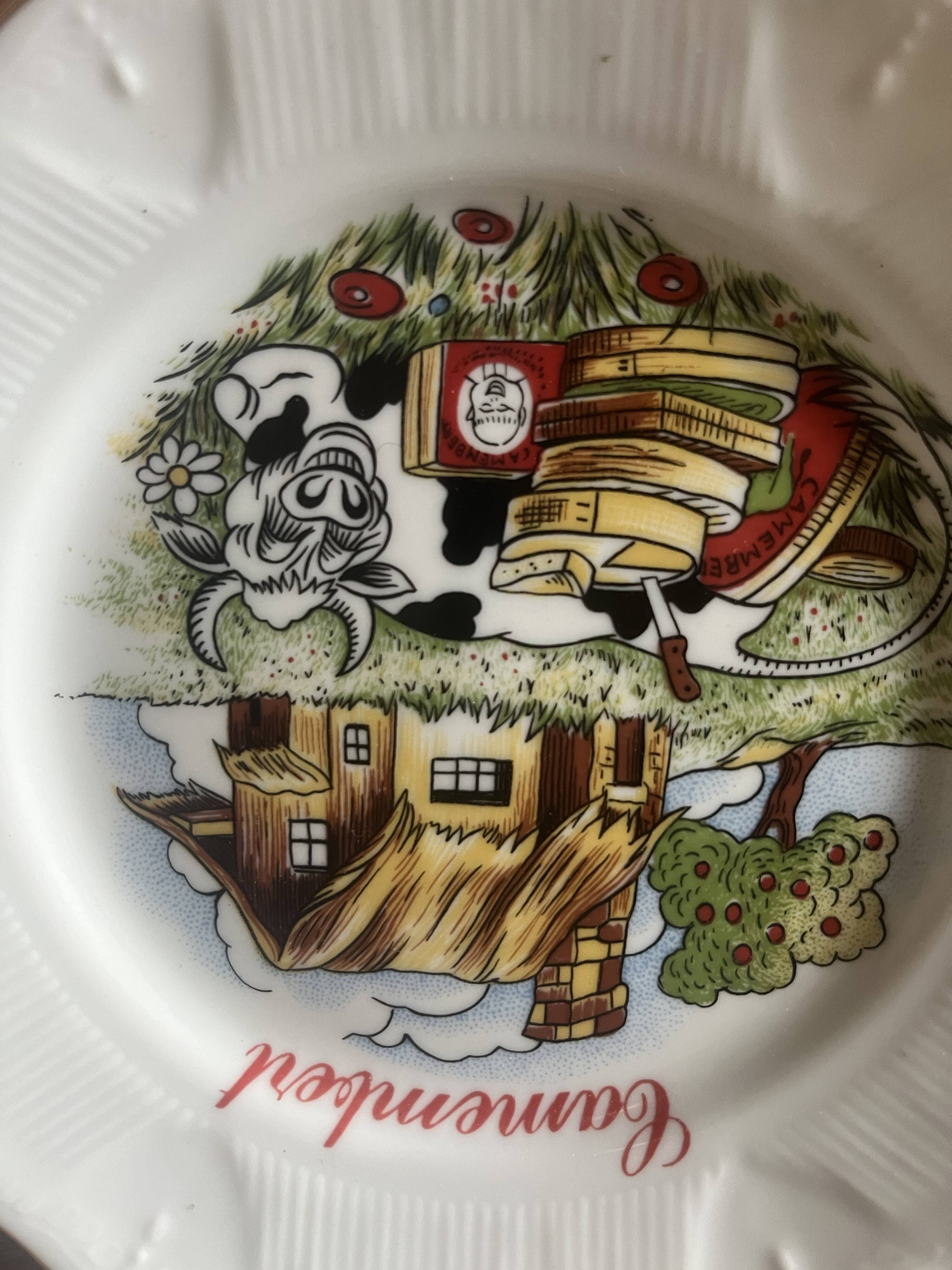Set of 12 porcelain cheese plates