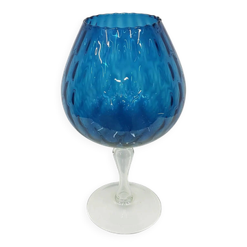 Vase en verre bleu-violet en forme de calice, Italie, années 1970.
