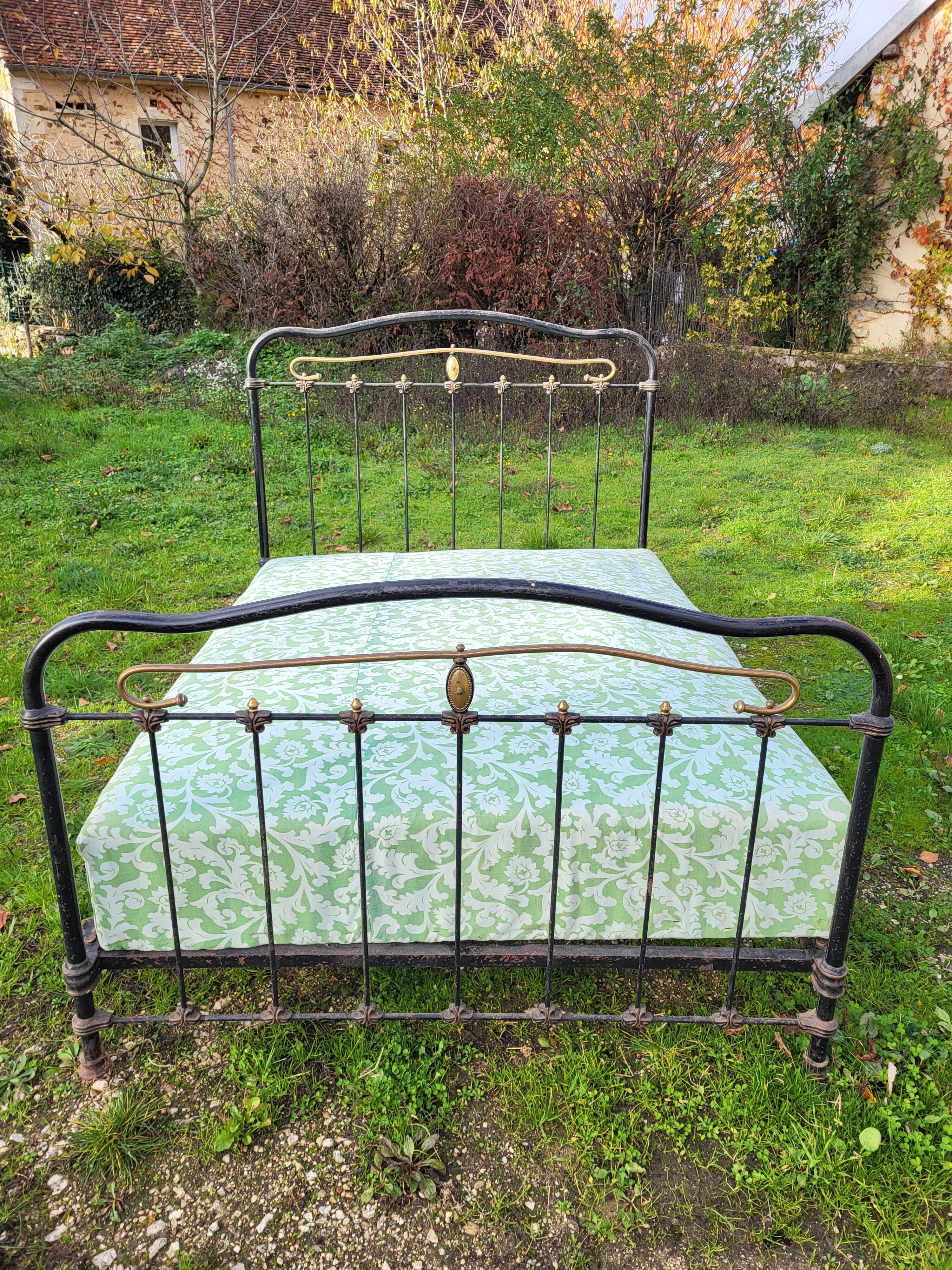 Wrought iron metal bed 2 places