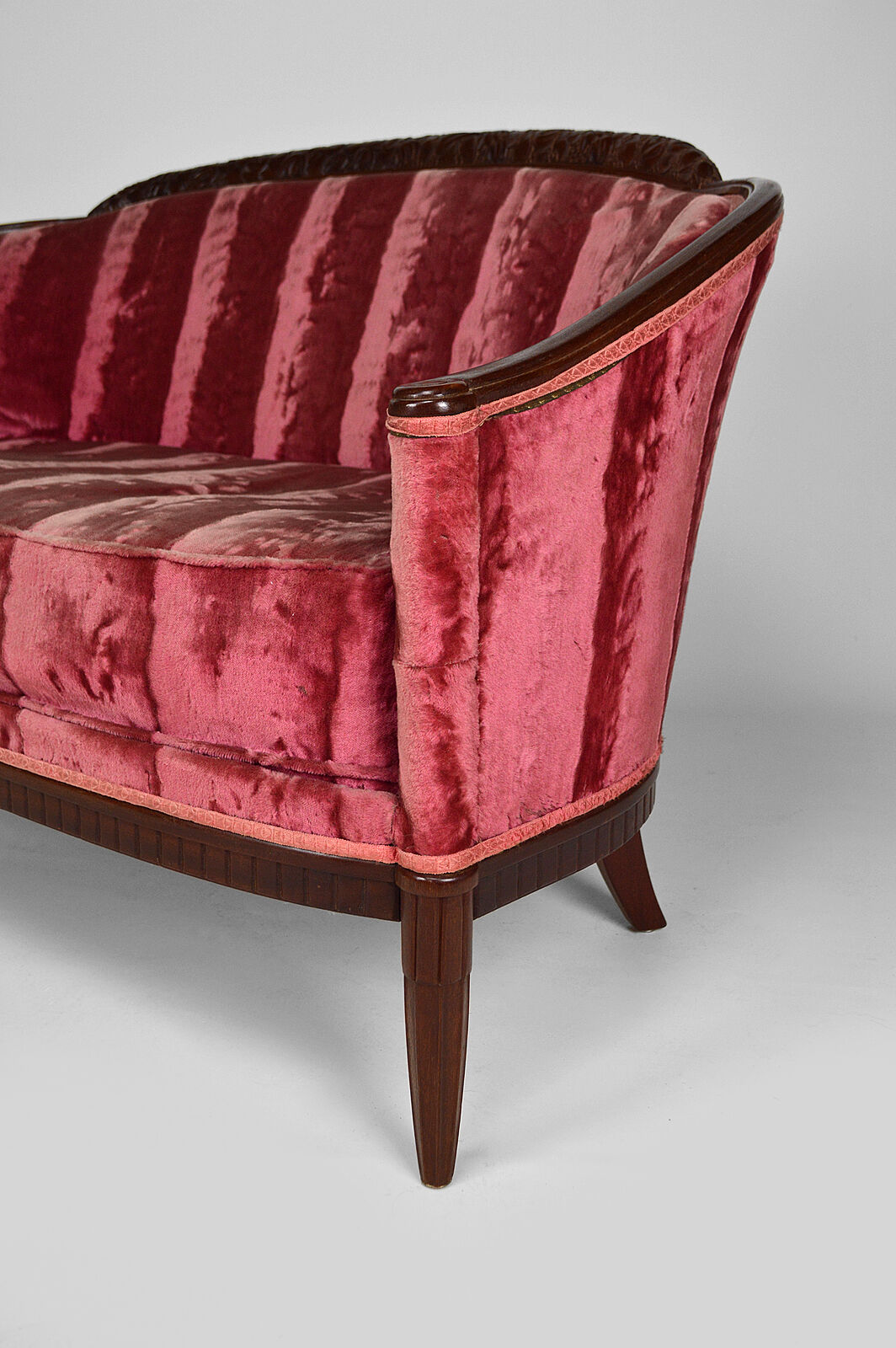 Art Deco Salon by Paul Follot in pink velvet, circa 1920