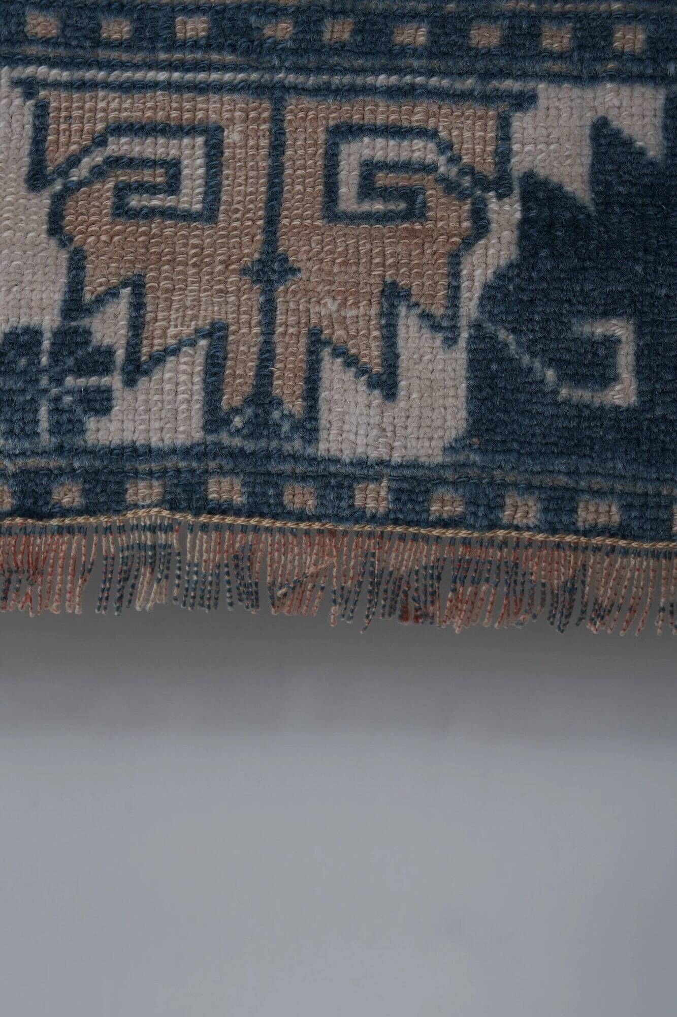 Vintage handmade Turkish rug 118x171 cm