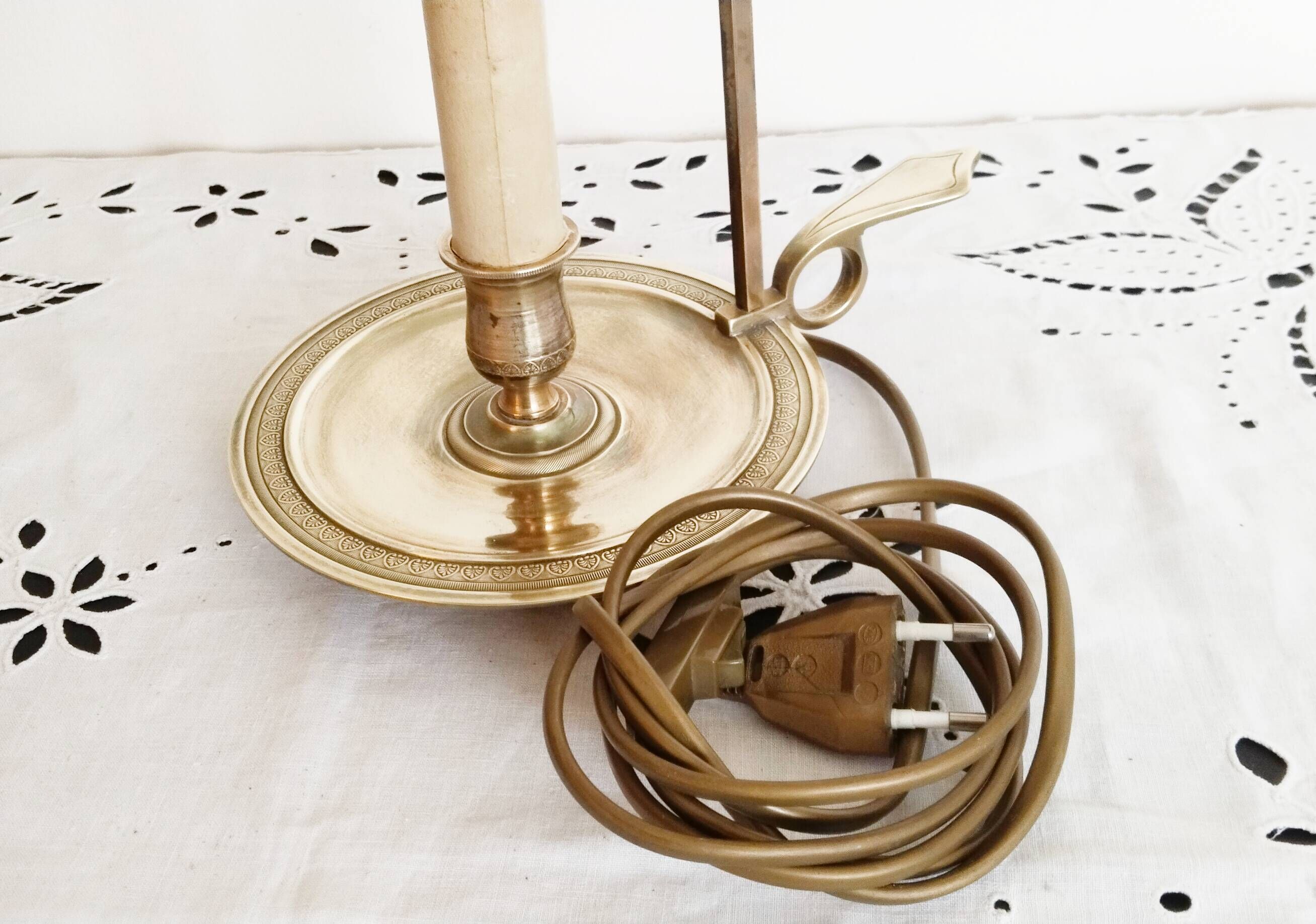 Gilded bronze hot water bottle lamp, Empire style, beige metal lampshade