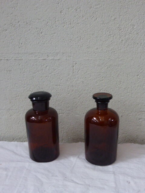 Bottles of pharmacy in amber glass, capacity 1 liter