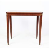 Table d’appoint décorée d’ornements en bronze en acajou clair