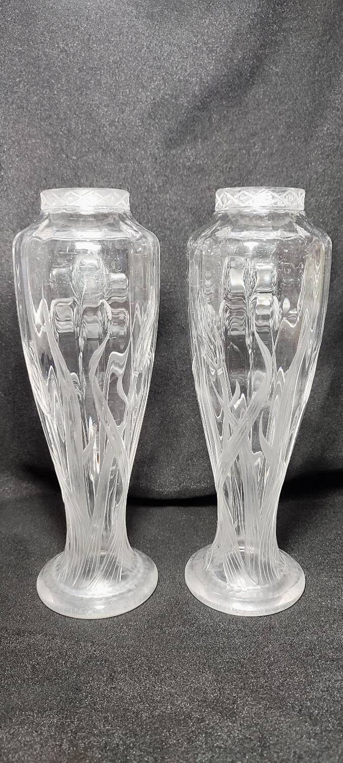 Par de jarrones "Art Nouveau" de cristal tallado. España, 1930s.