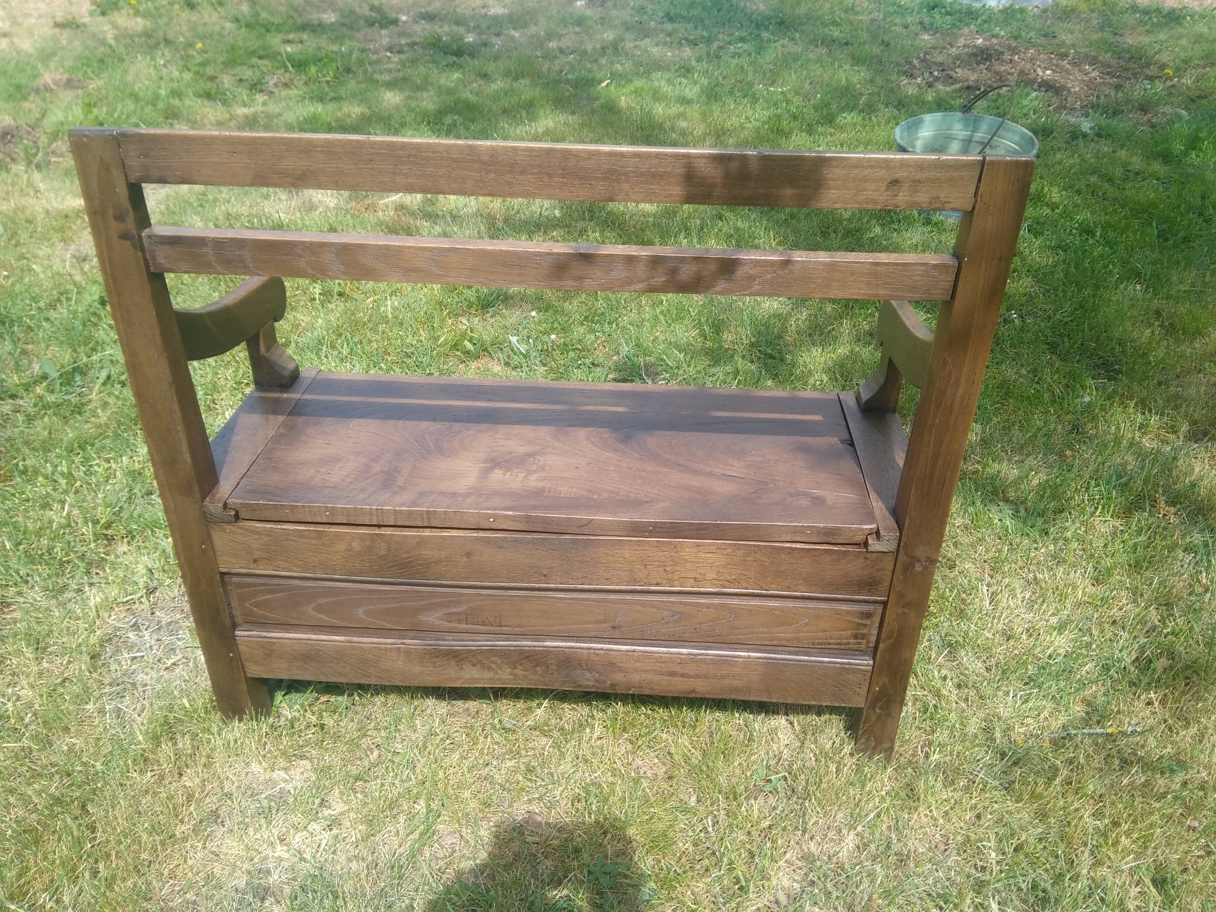 Chest bench