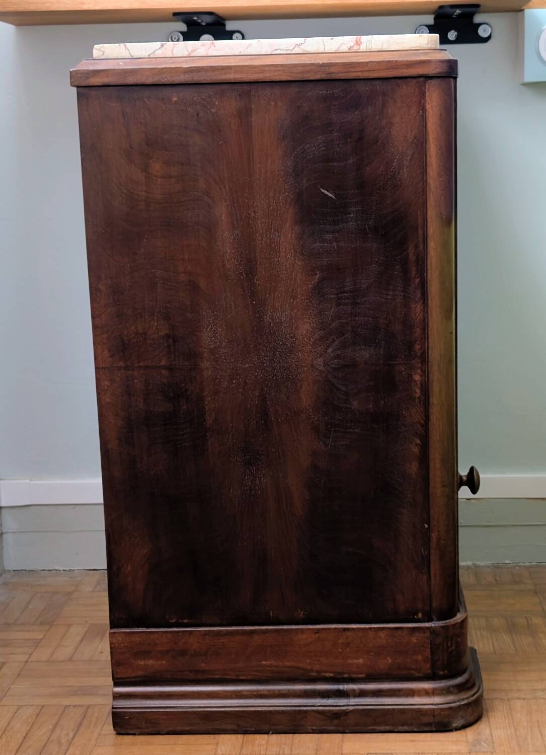 Vintage furniture in solid walnut and marble