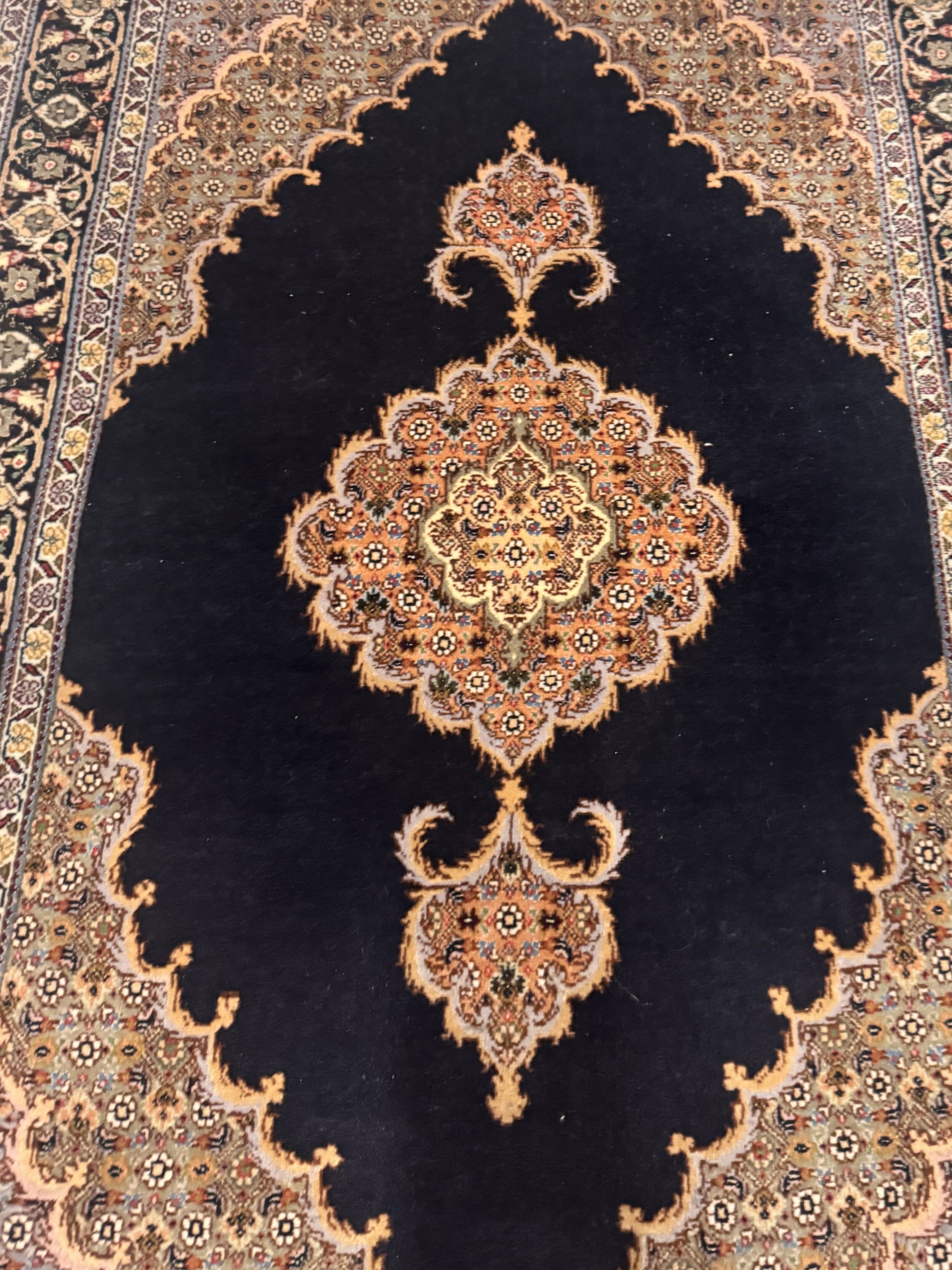 Tapis persan fait main Tabriz