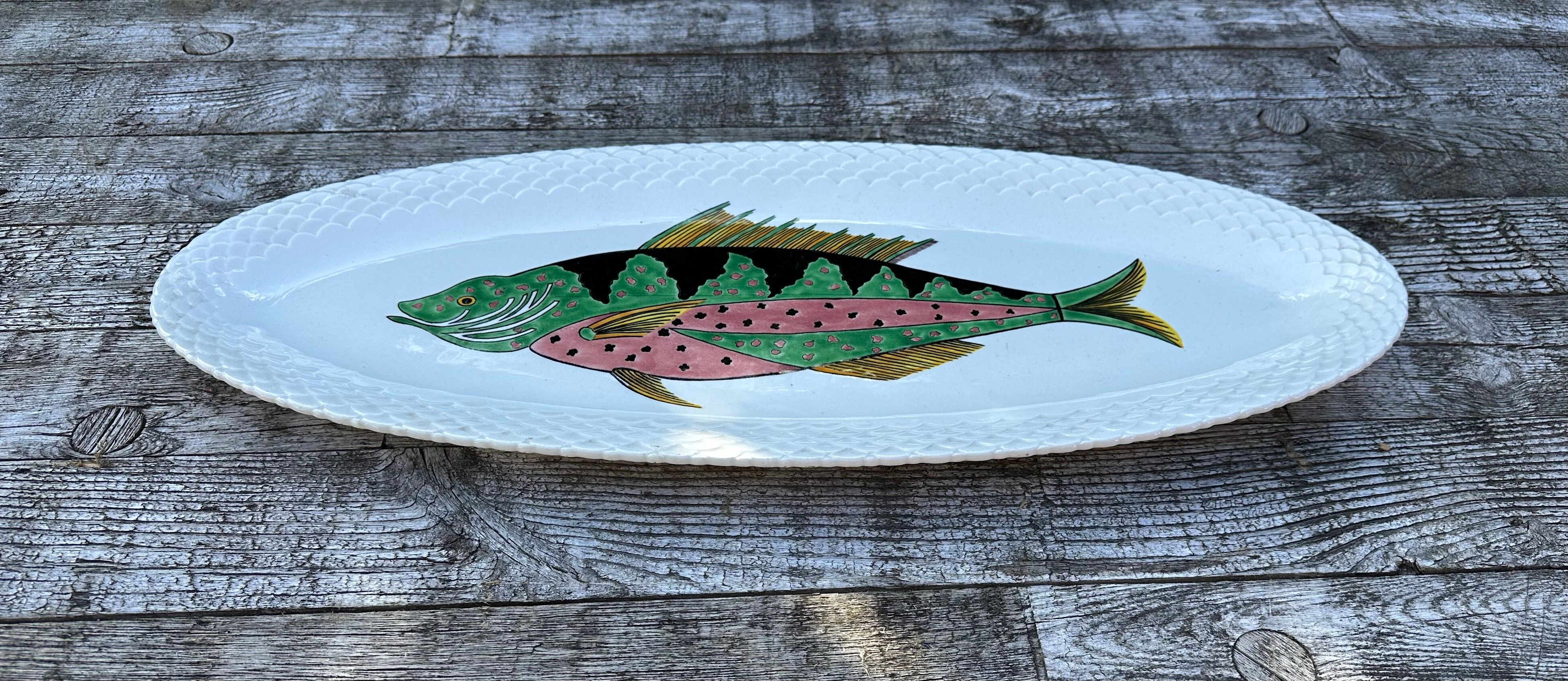 Gien dish with fish decoration model Baie d'Along 50s